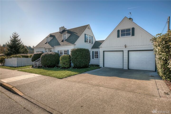 Property Photo:  407 N 6th Street  WA 98584 