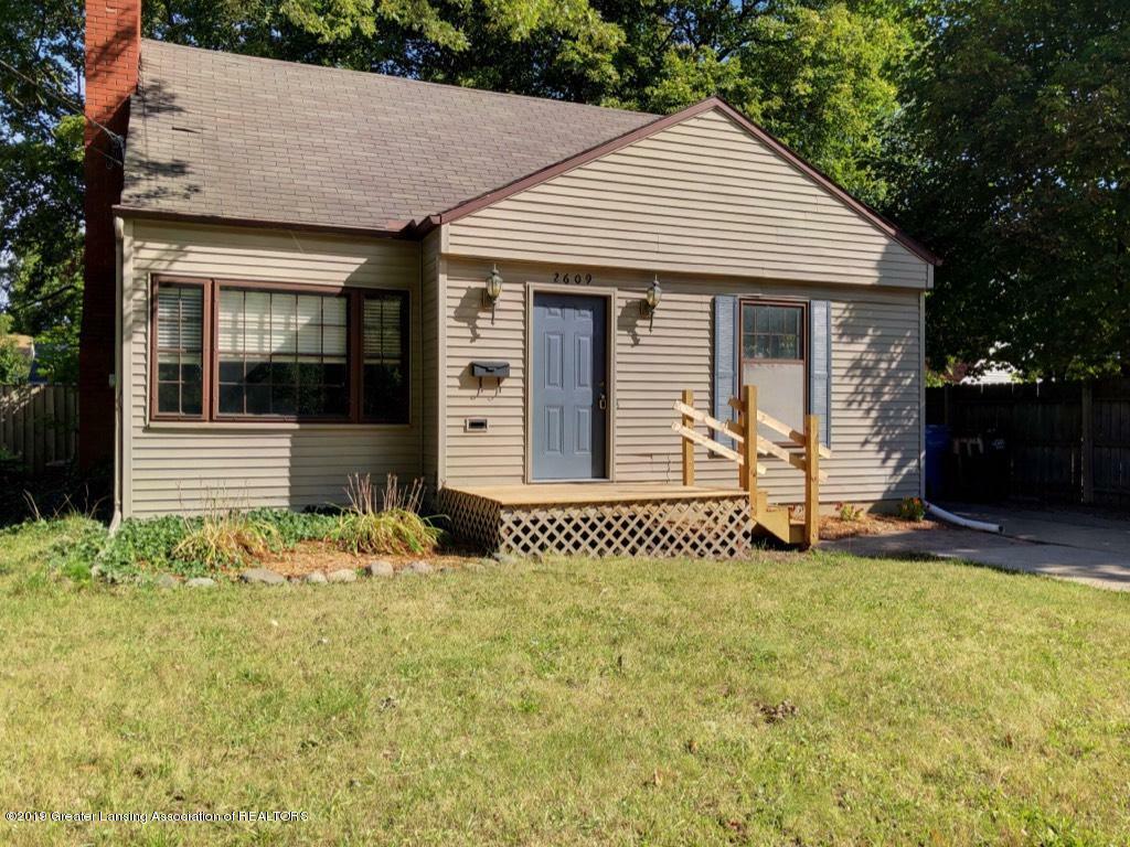 Property Photo: 2609 E Saginaw Street MI 48912
