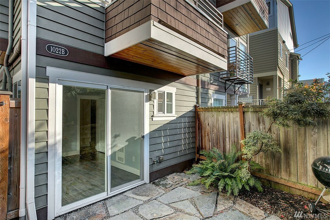 Property Photo:  1022 Taylor Ave N B  WA 98109 