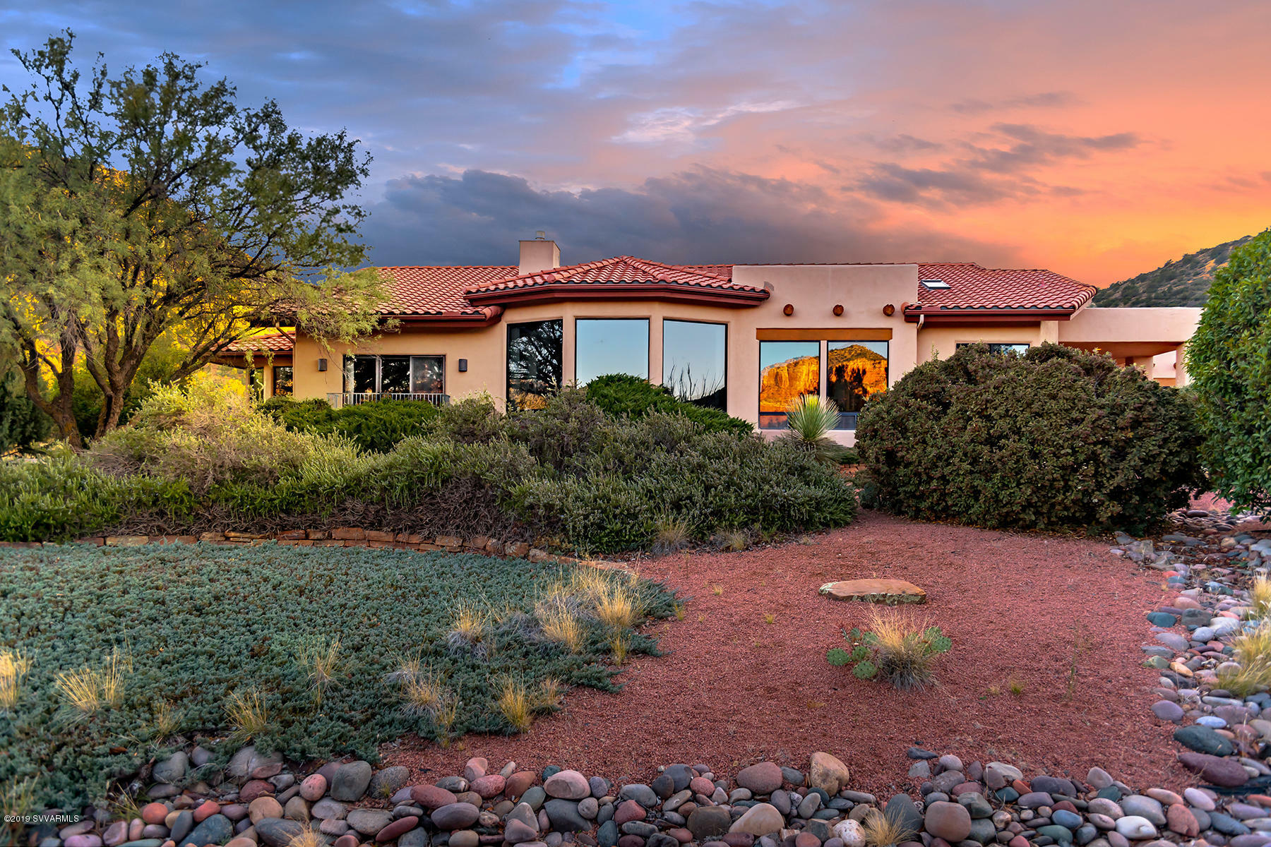 Property Photo:  888 E Saddlehorn Rd  AZ 86351 