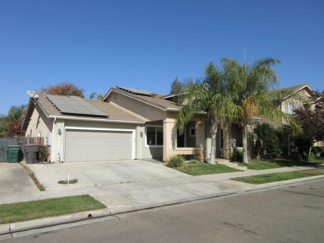 Property Photo:  2370 E Early Avenue  CA 93654 