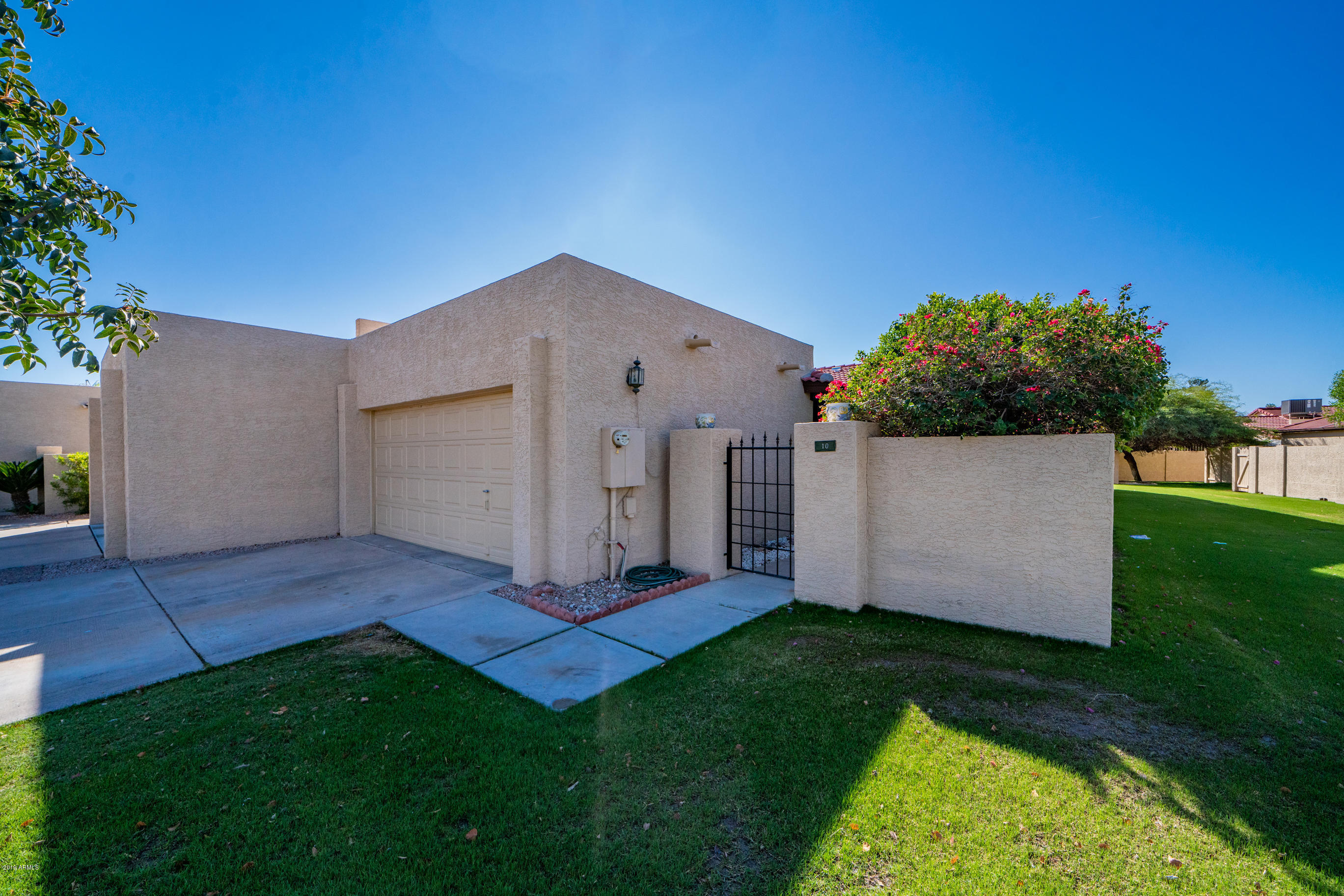 Property Photo:  2059 E Brown Road 10  AZ 85213 