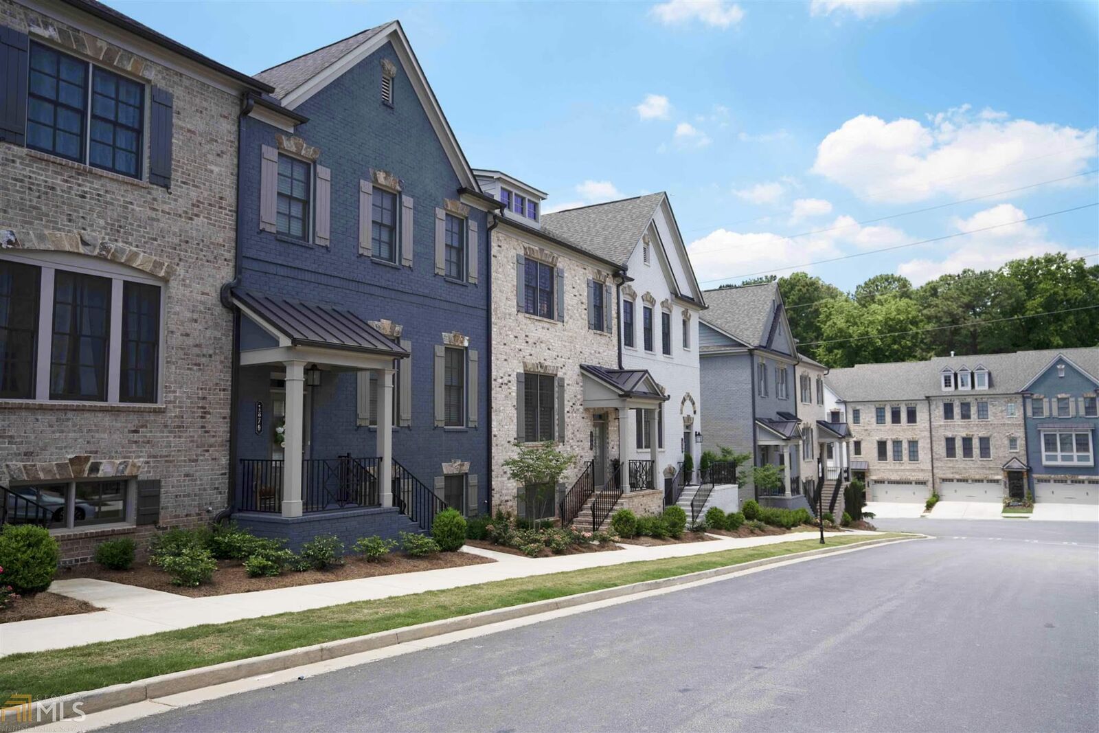 Property Photo:  2421 Skyland Way  GA 30319 