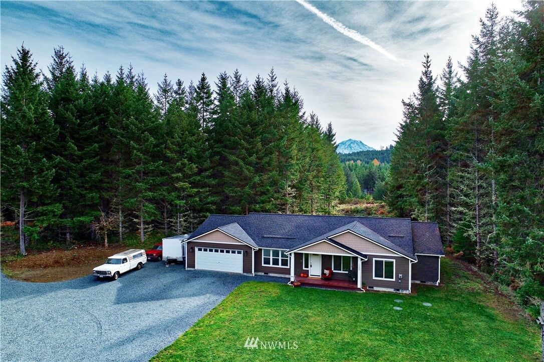 Property Photo: 17227 263rd Avenue E WA 98321