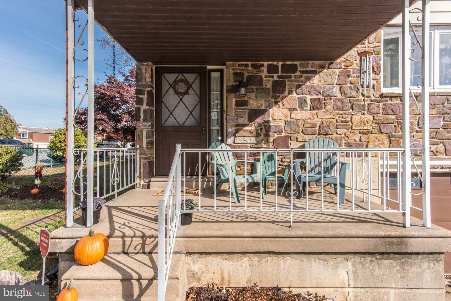 Property Photo:  1225 Hemlock Drive  PA 19116 