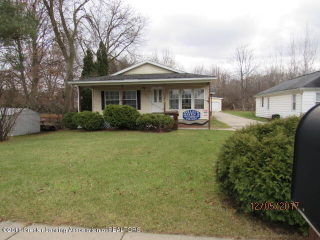 Property Photo:  823 Jones Street  MI 48837 