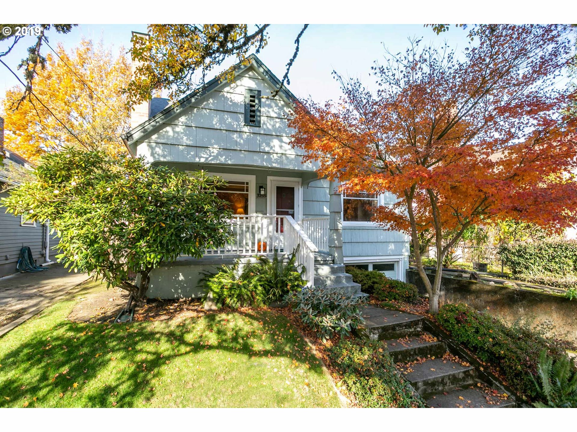Property Photo:  3255 SE Caruthers St  OR 97214 