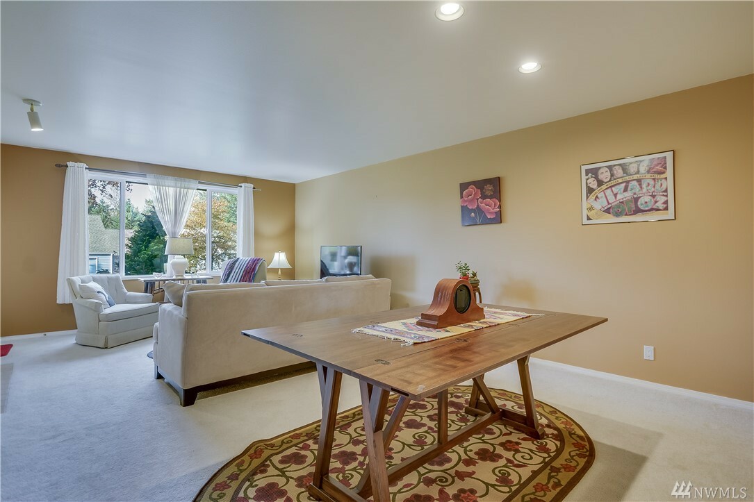 Property Photo: 22132 SE 40th Lane 1118 WA 98029