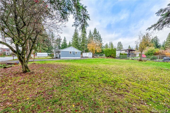 Property Photo:  515  124th Street SE  WA 98208 