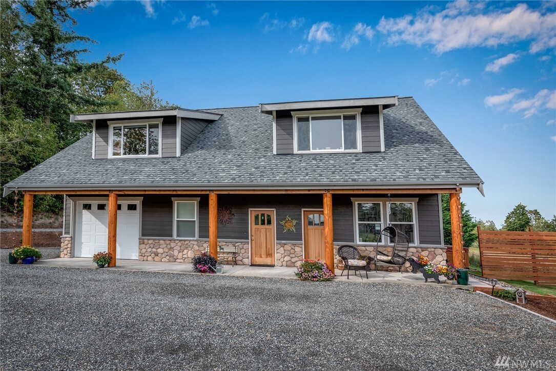 Property Photo: 672 E Smith Road WA 98226