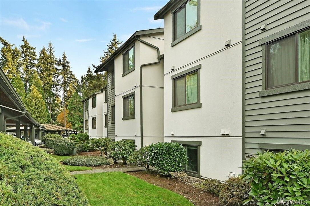Property Photo:  12703 NE 129th Court H-202  WA 98034 