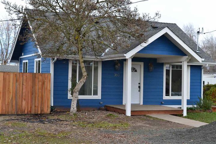 360  I St  Independence OR 97351-1815 photo