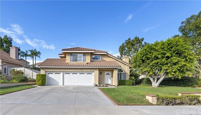 Property Photo: 33 Las Castanetas CA 92688