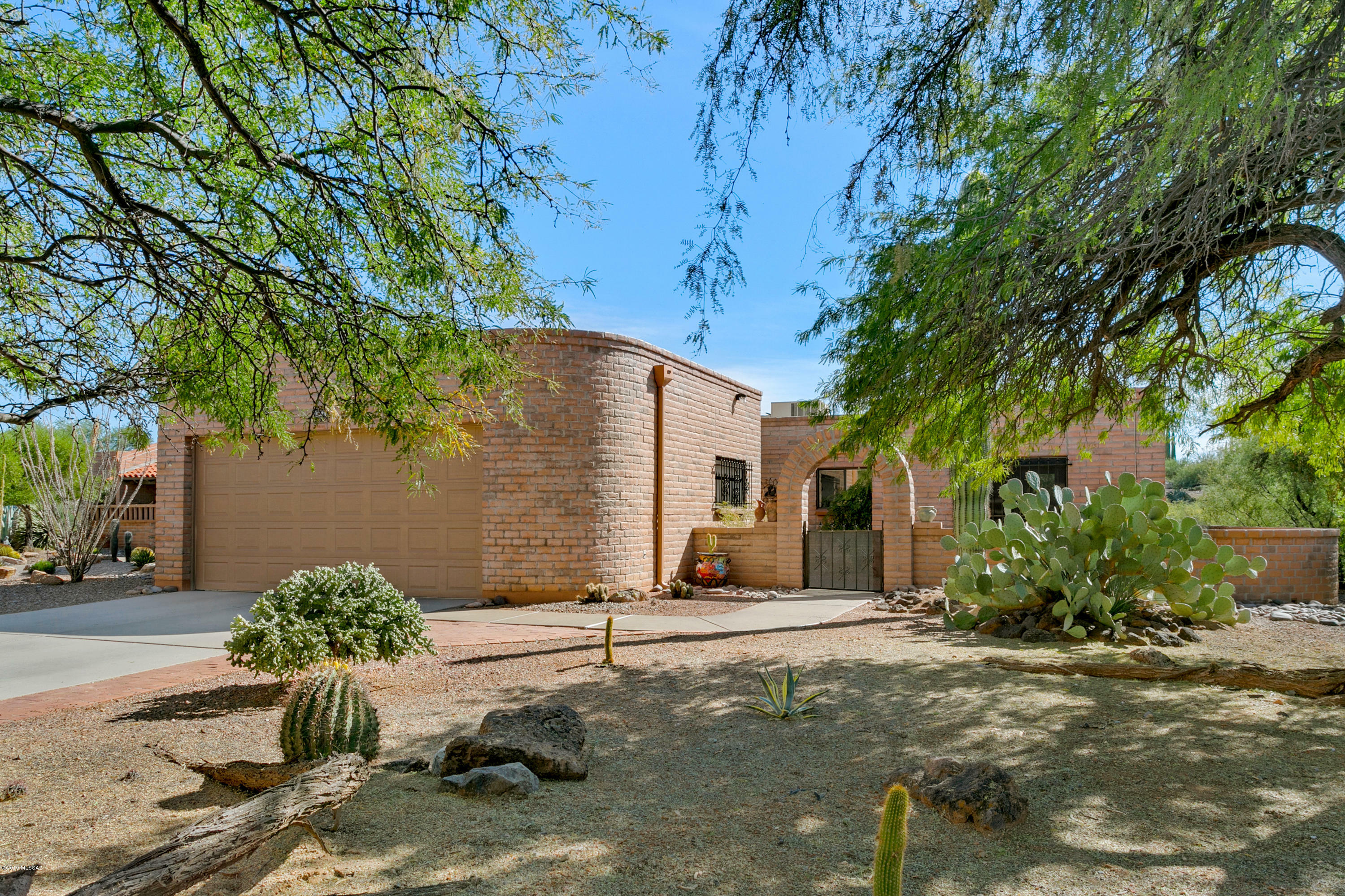 Property Photo:  1021 W Desert Canyon Place  AZ 85622 