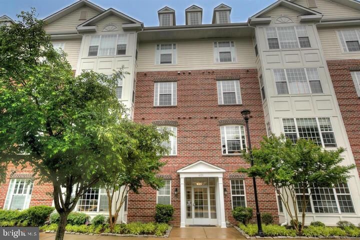Property Photo: 621 Cobblestone Boulevard T5 VA 22401