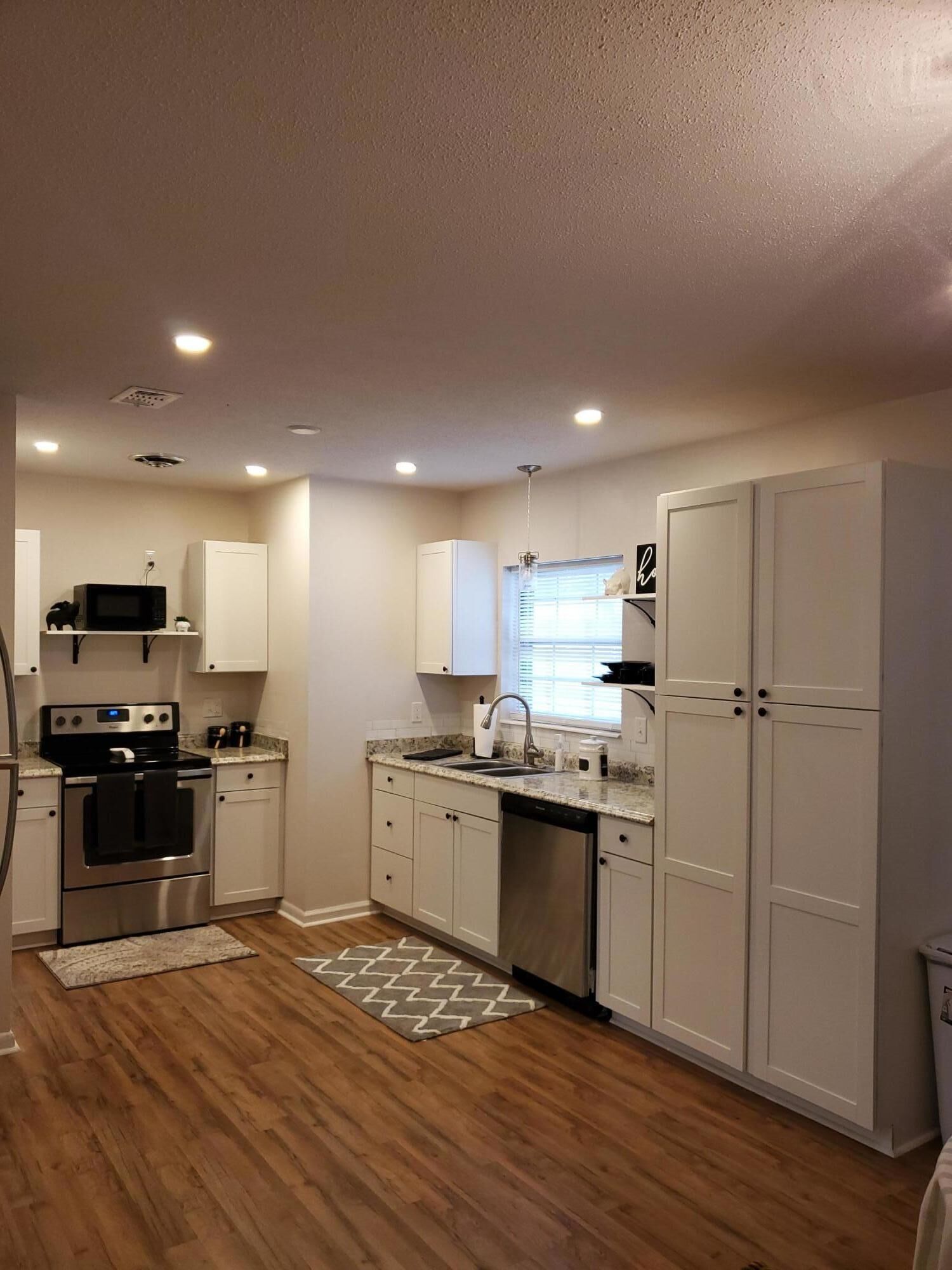 Property Photo: 60 10th Street FL 32579