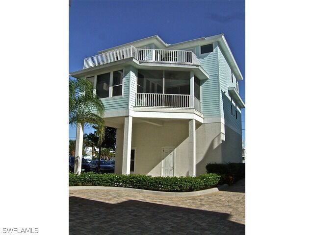 Property Photo:  261 Key West Court 1  FL 33931-3985 
