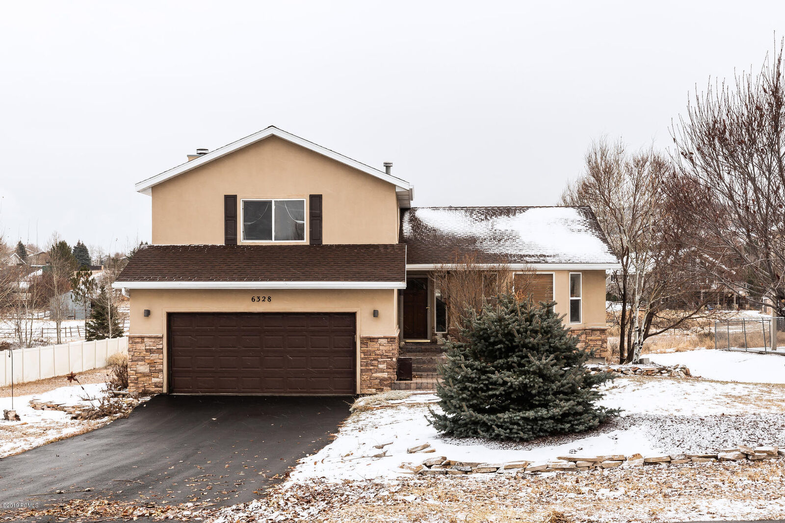 Property Photo: 6328 N Park Ridge Drive UT 84098