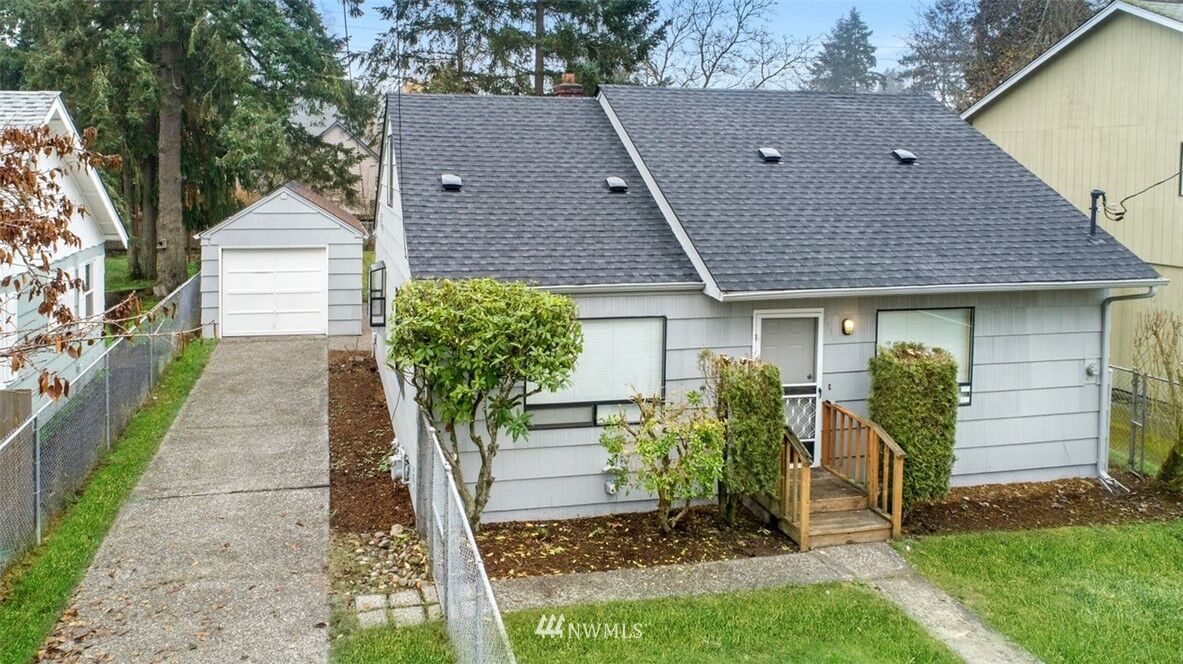 Property Photo: 8710 Lawndale Avenue SW WA 98498