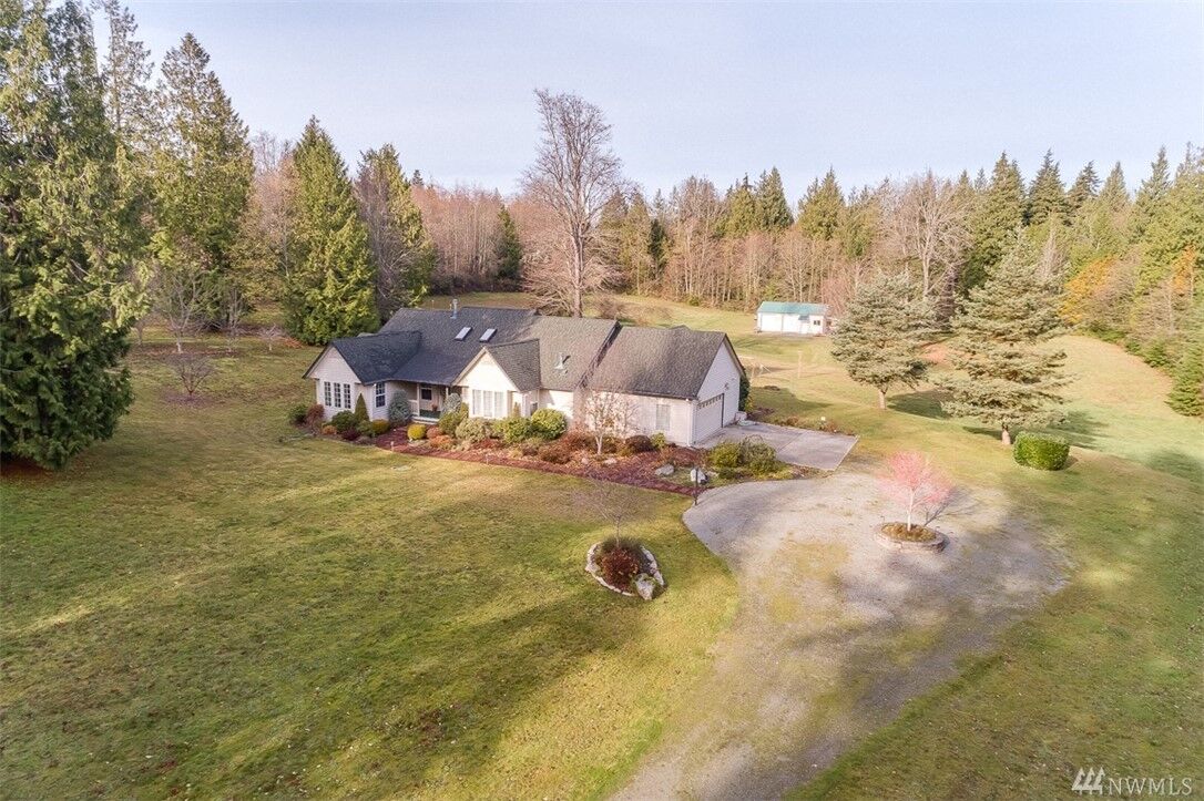 Property Photo:  842  Ashleys Way  WA 98282 