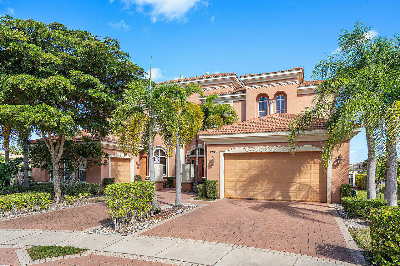 Property Photo: 2819 Pillsbury Way FL 33414