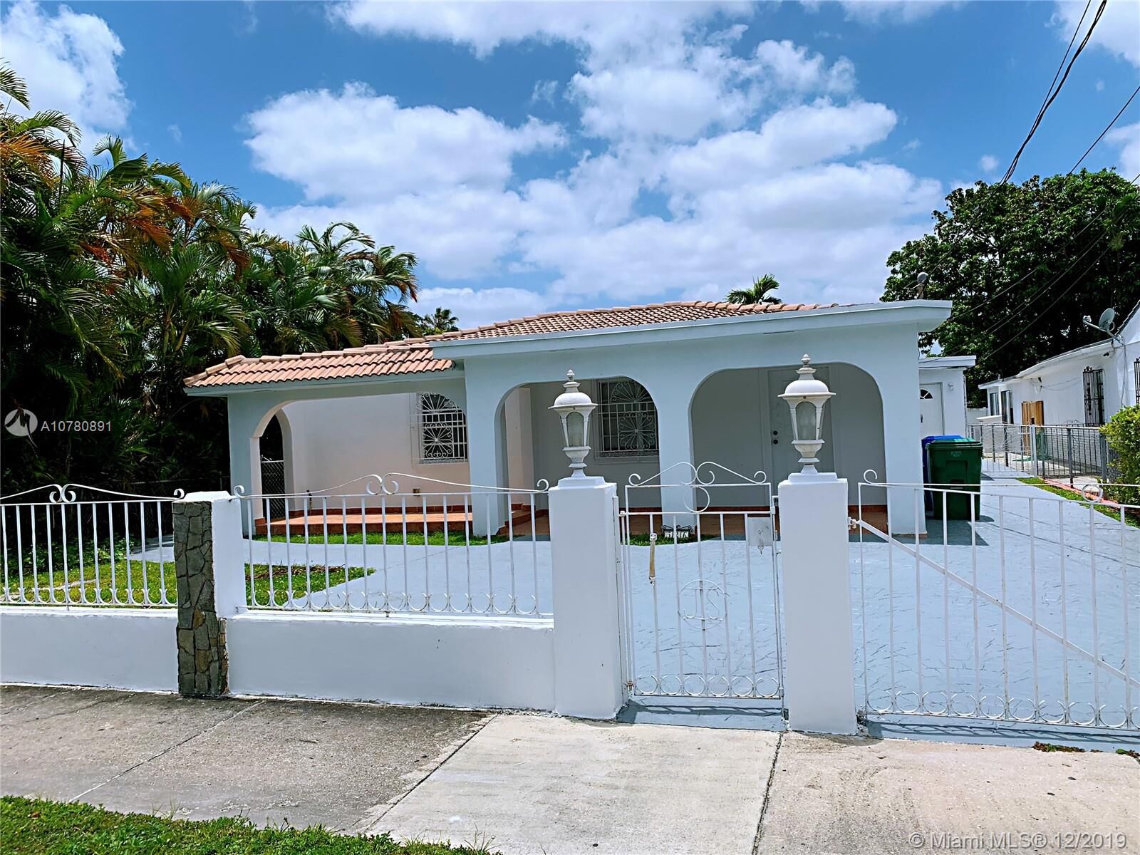 Property Photo: 526 SW 64 Ave FL 33144