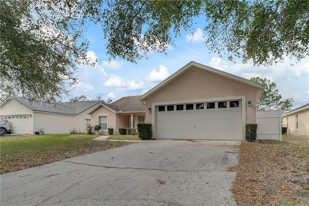 Property Photo:  143 Breezy Oaks Court  FL 33896 