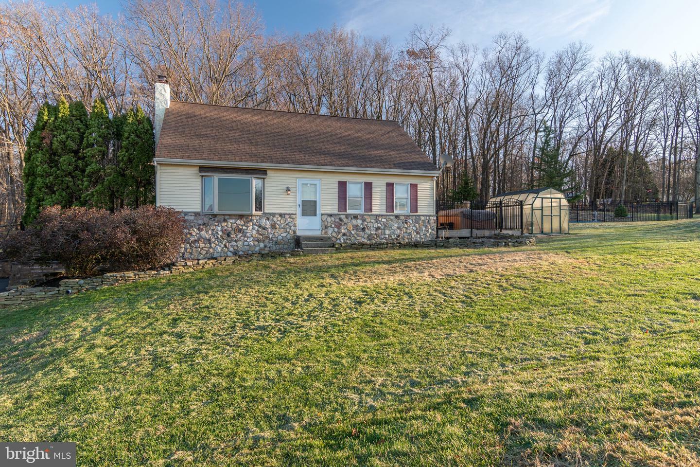 Property Photo:  400 Sunset Road  PA 19473 