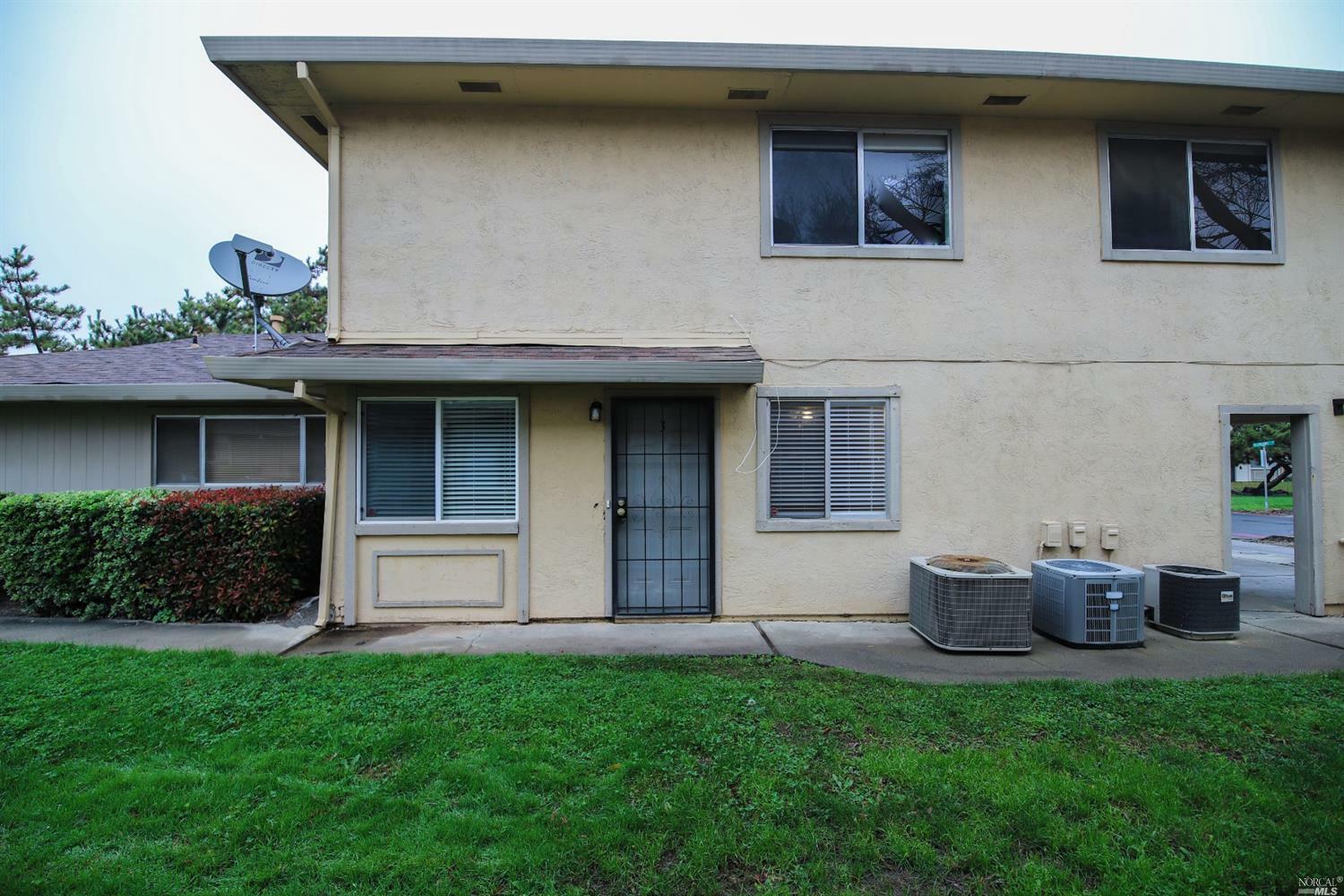 Property Photo:  1960 Duxburry Lane 3  CA 95687 