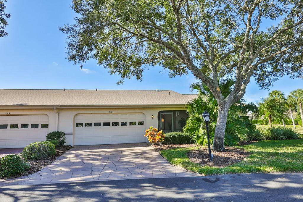 Property Photo:  2517 Langtree Court  FL 33573 