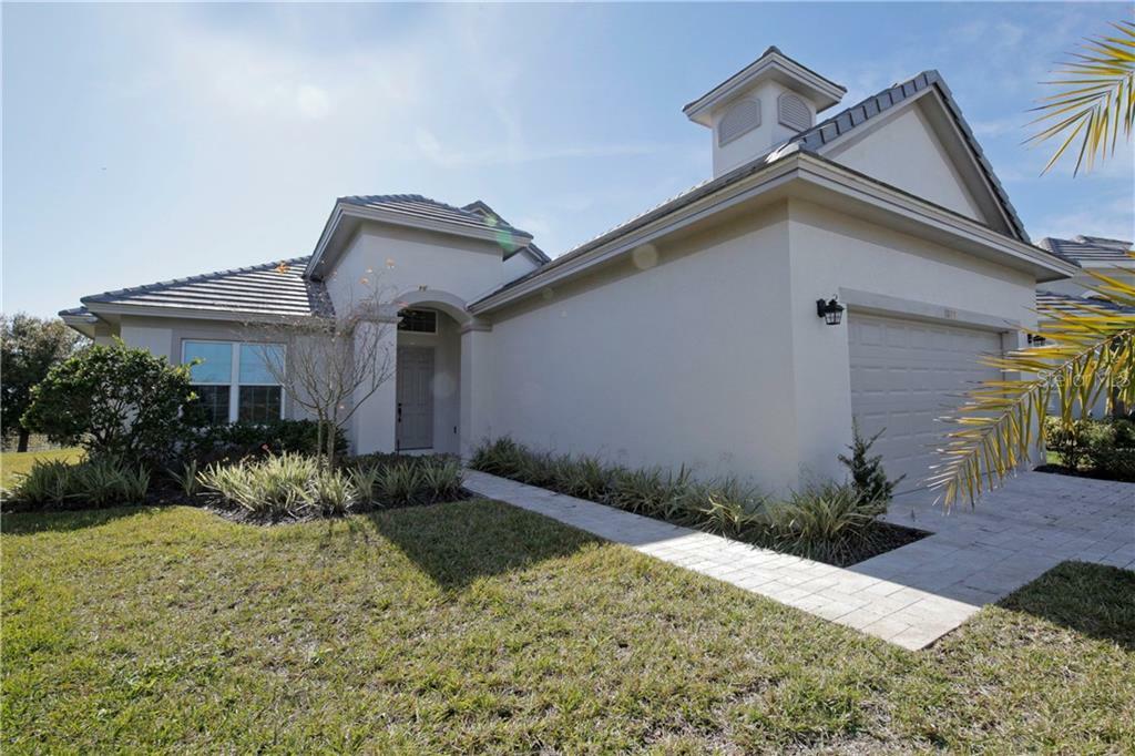 Property Photo: 1039 Hamilton Court FL 33837