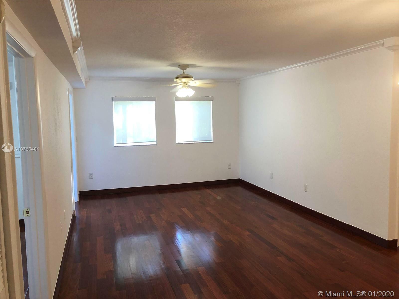 Property Photo: 269 NW 7th St 219 FL 33136
