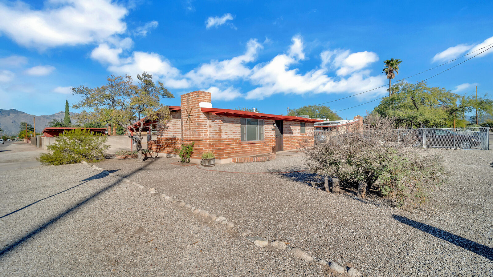 Property Photo: 5601 E Bellevue Street AZ 85712