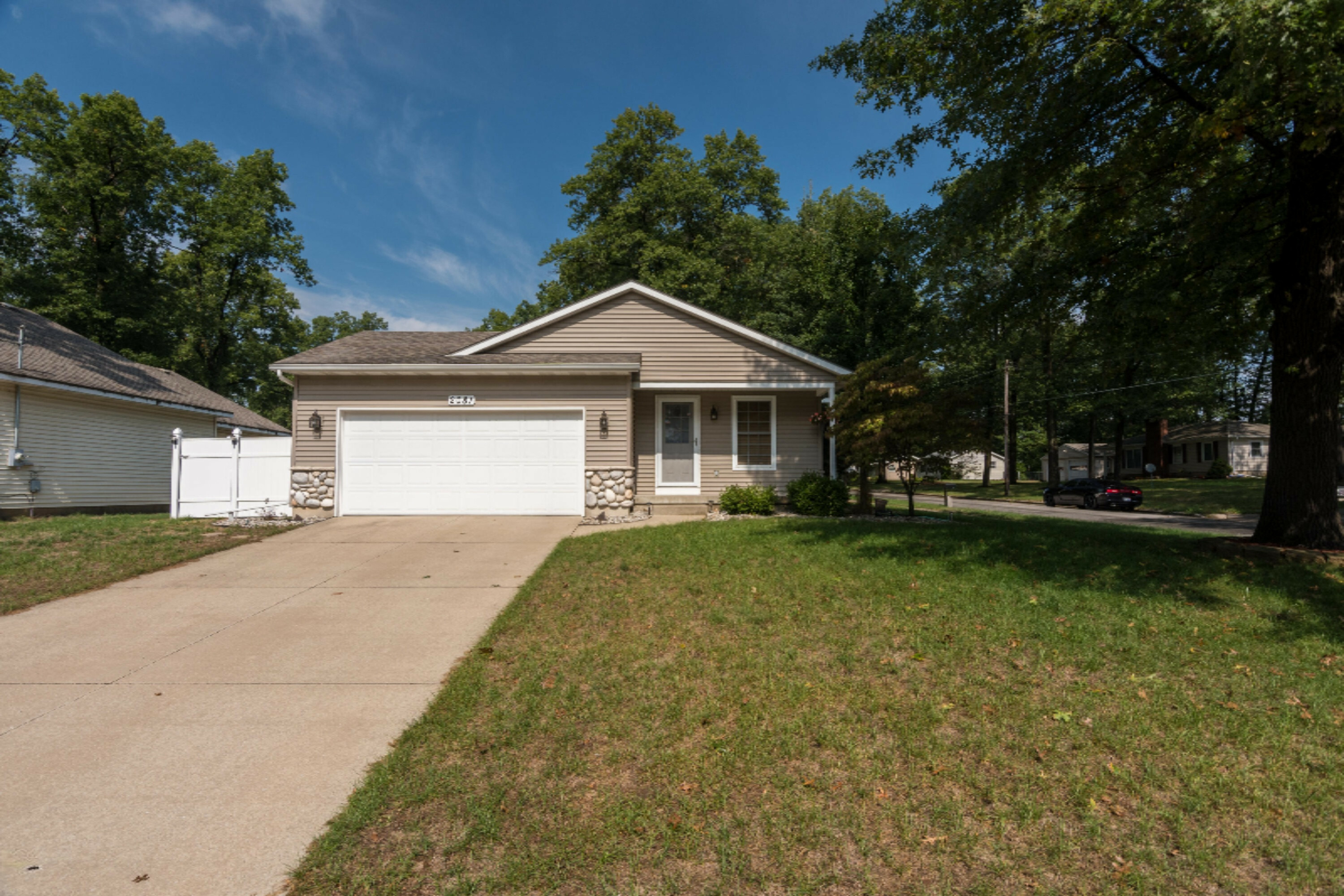 Property Photo:  2081 Lacrosse Street SW  MI 49519 