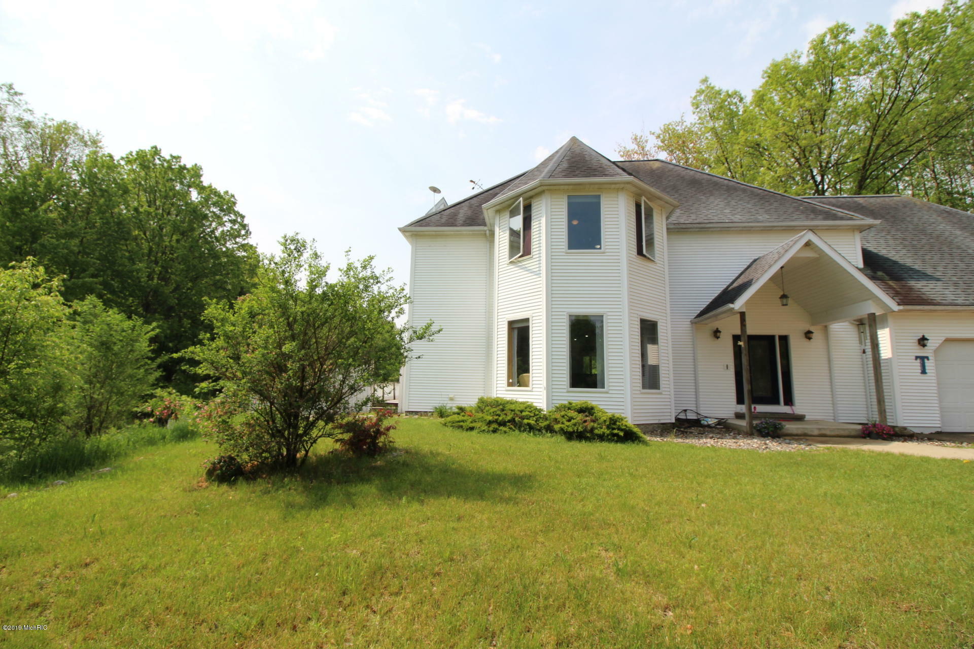 Property Photo:  17111 Sierra Drive  MI 49307 