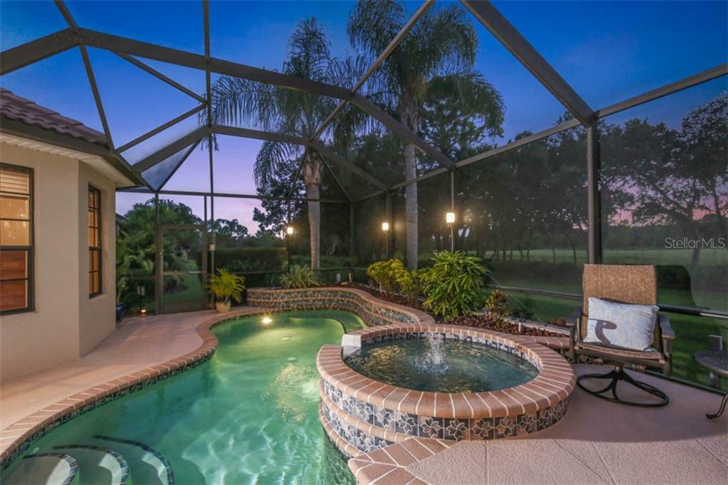 Property Photo: 5927 Wingspan Way FL 34203