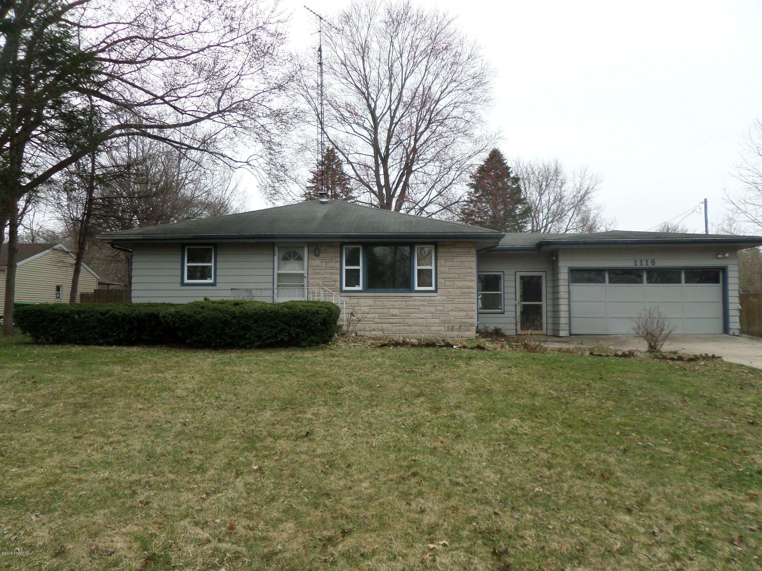 Property Photo:  1116 Greendale Avenue  MI 49120 