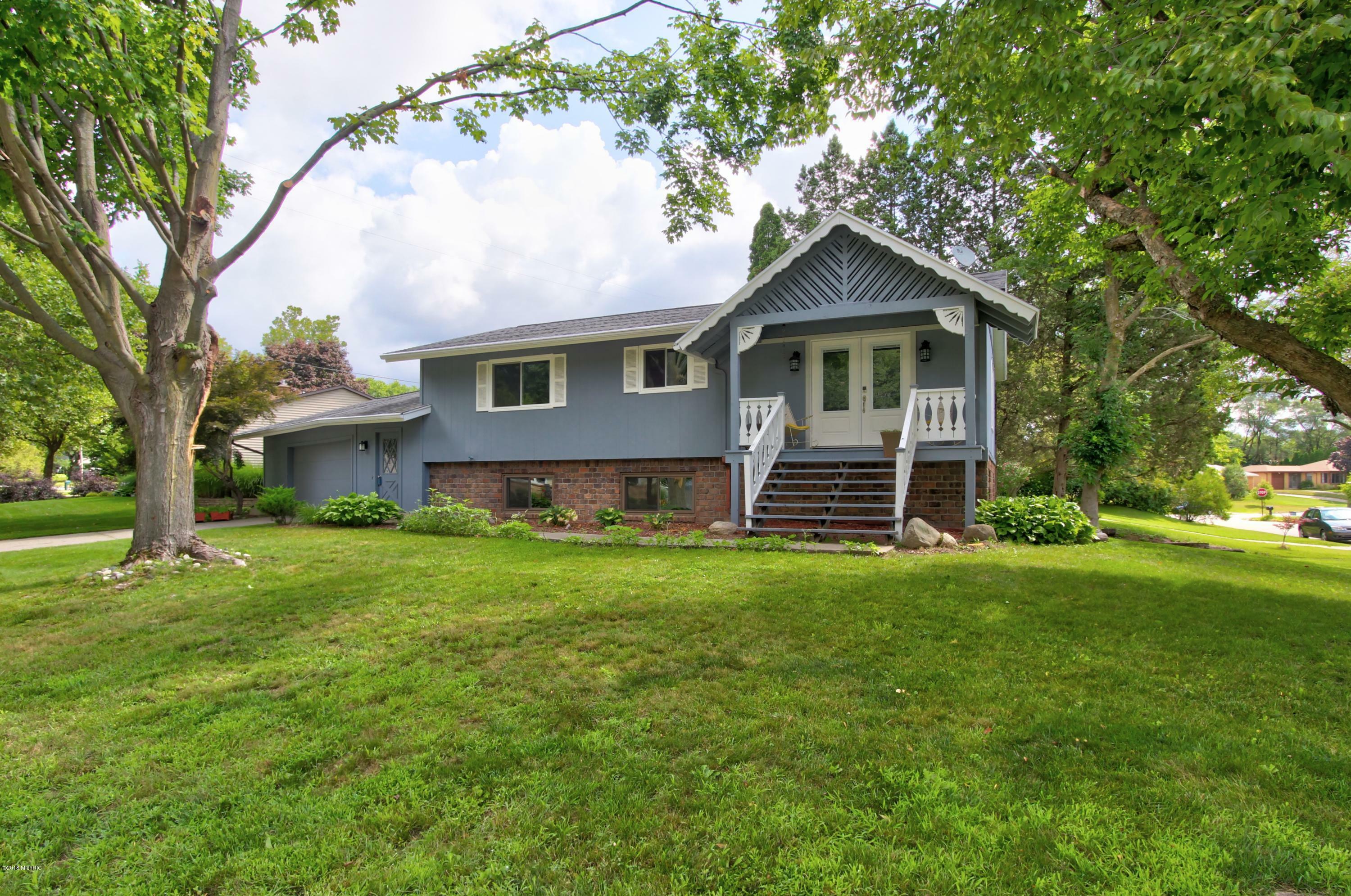 Property Photo:  646 Nordberg Avenue NW  MI 49504 