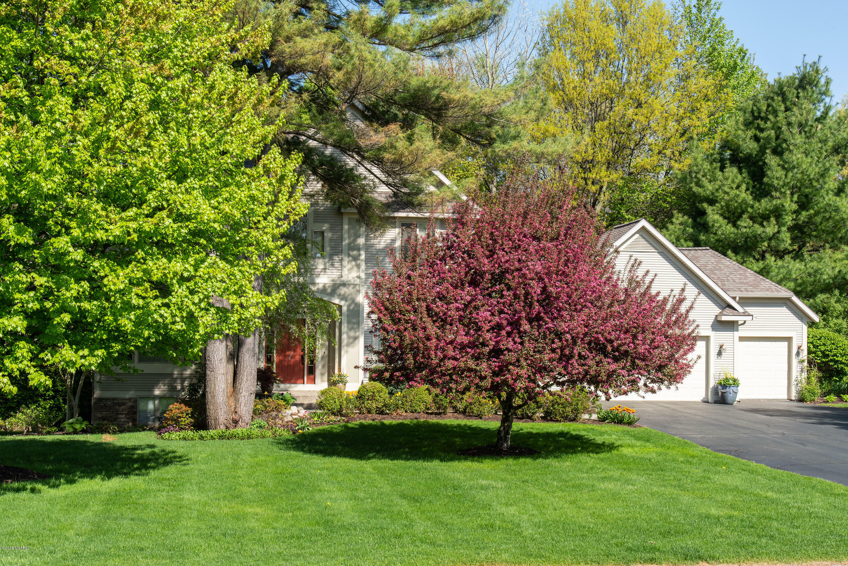 Property Photo:  2943 Brookwind Drive  MI 49424 