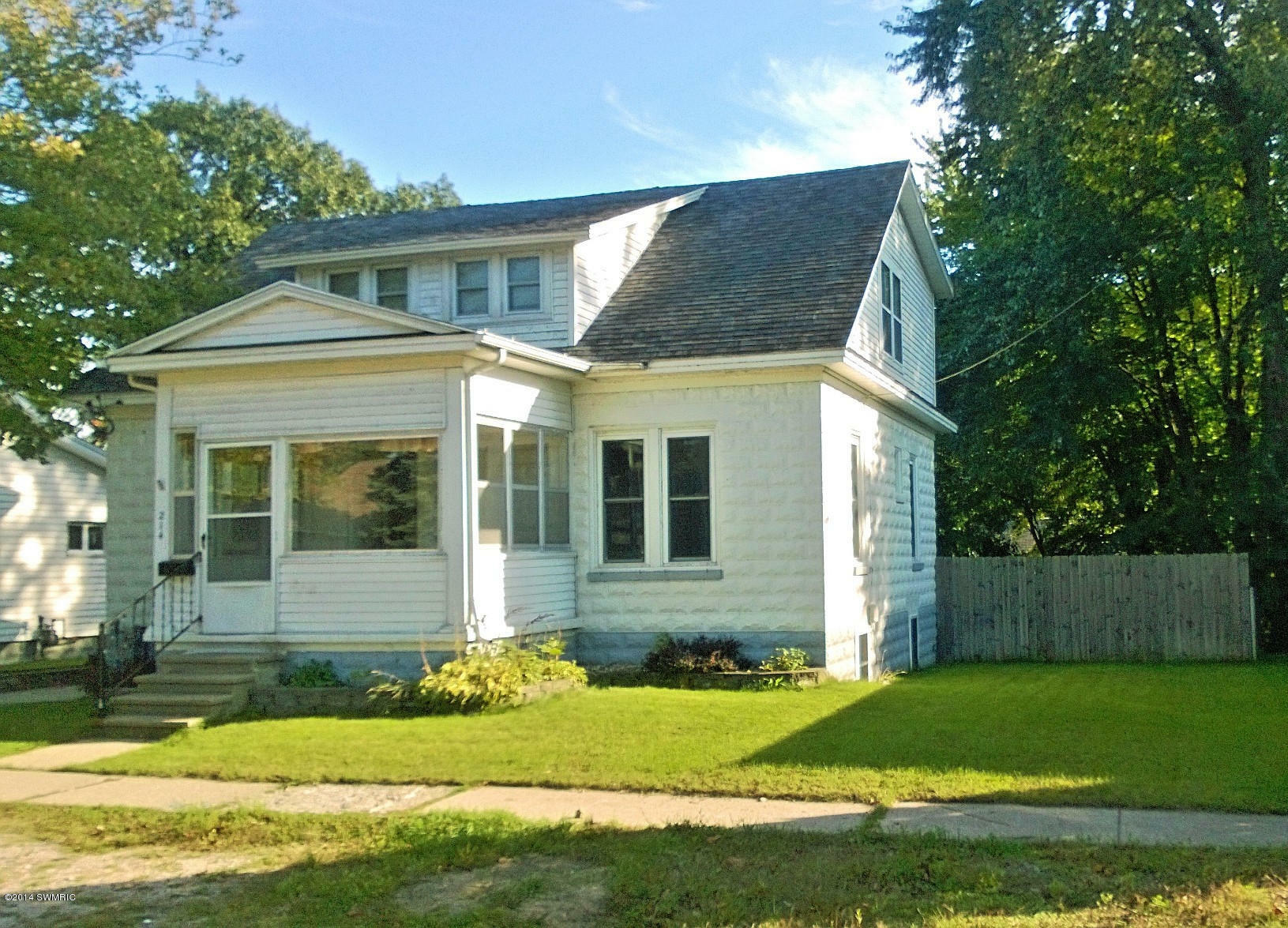 Property Photo:  214 Summit Street  MI 49456 