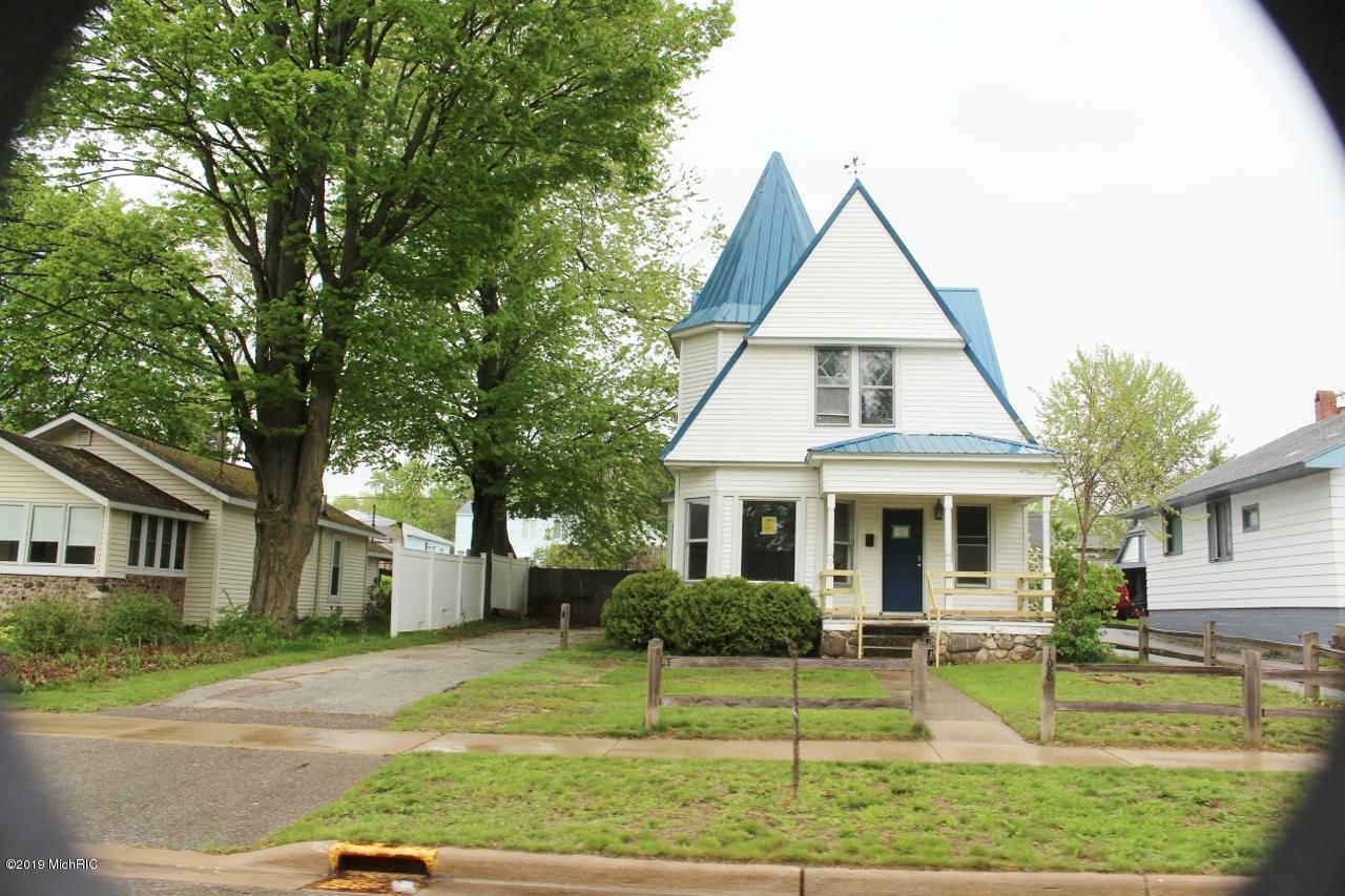 Property Photo:  108 S Peach Street  MI 49420 