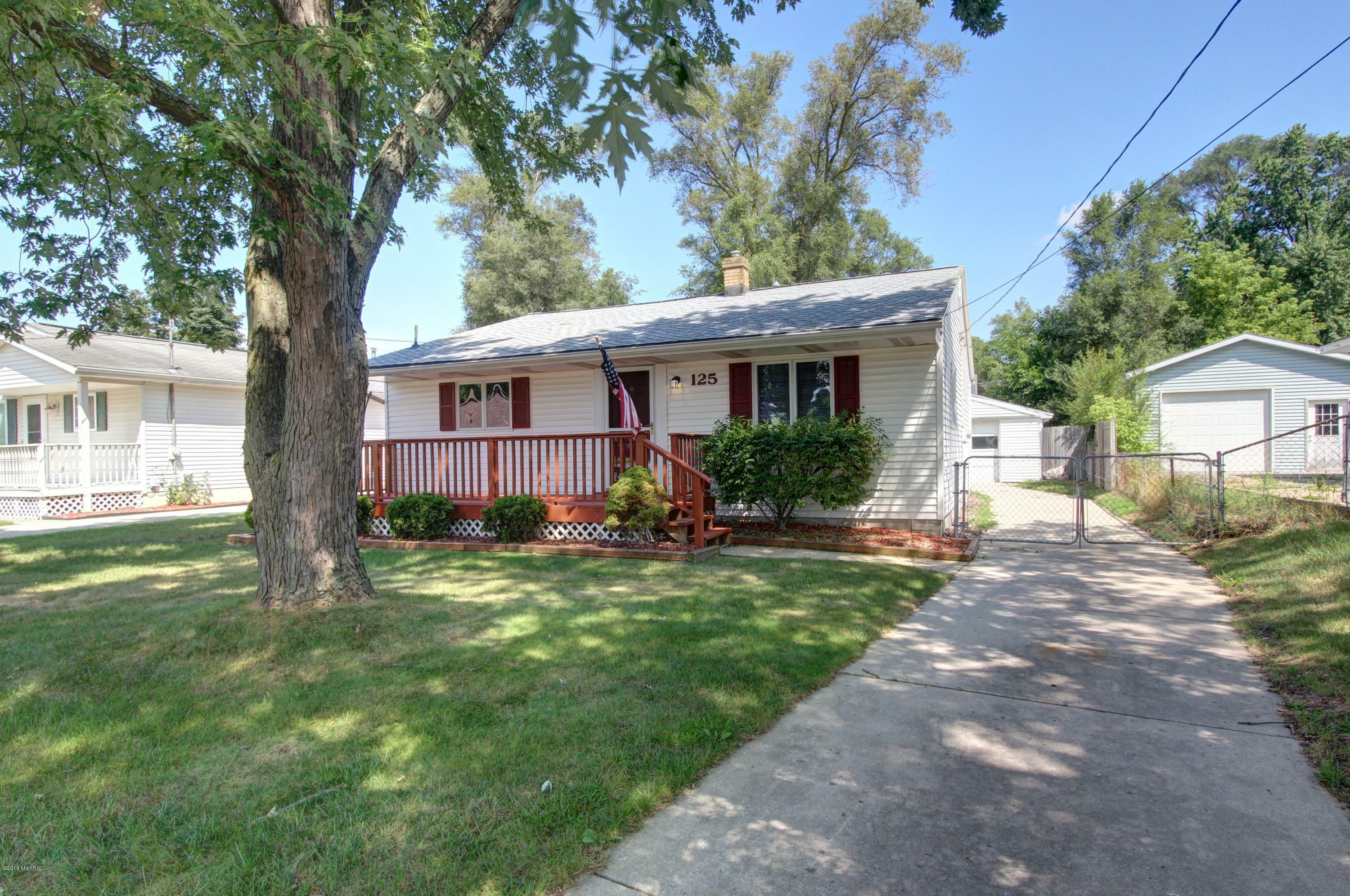 Property Photo:  125 Nora Street SE  MI 49548 