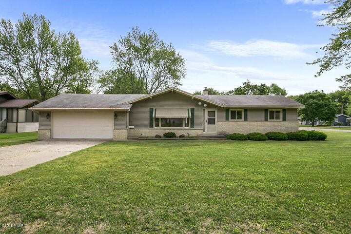 775 Mayfield Avenue  Holland MI 49424 photo