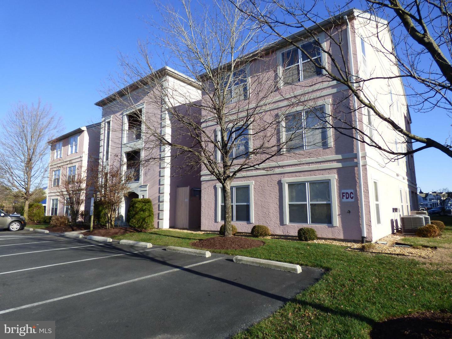 Property Photo:  7402 Yacht Club Drive 121  MD 21811 