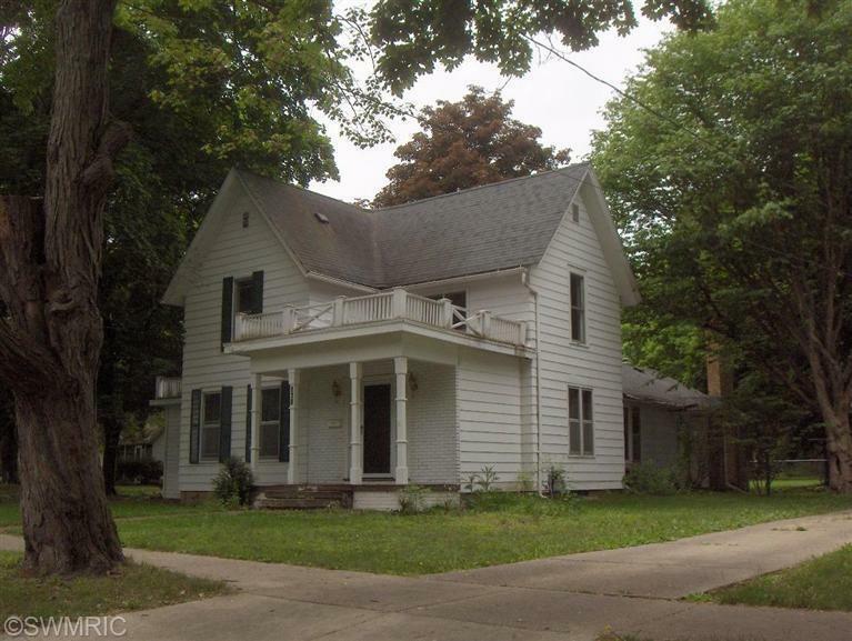 Property Photo: 510 Division Street MI 49307