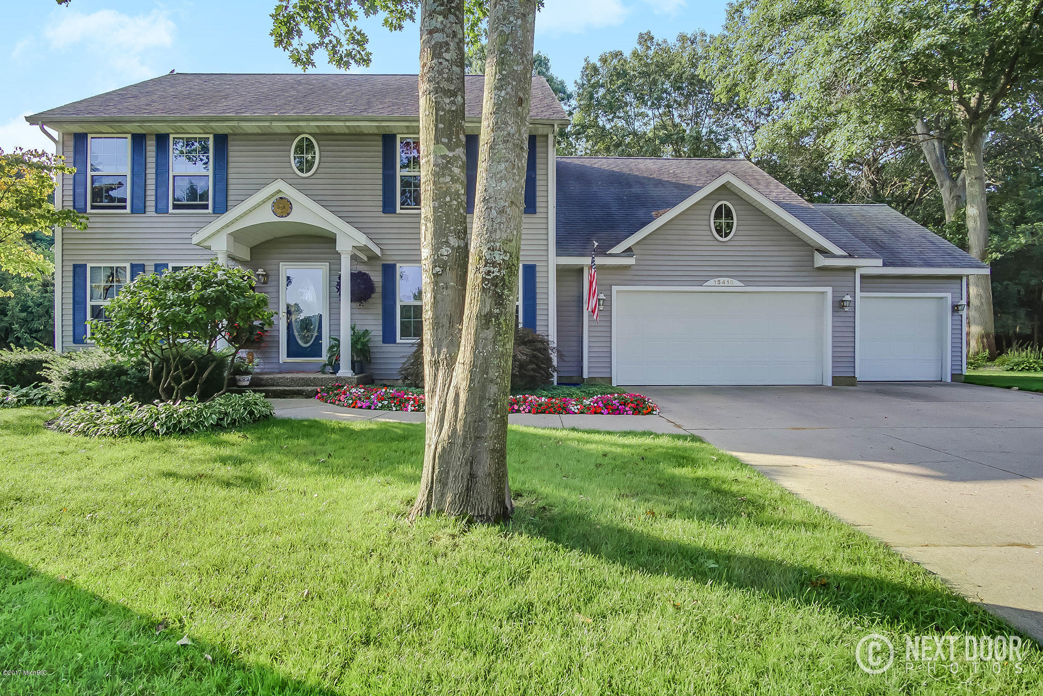 Property Photo: 15410 Stoneridge Court MI 49456