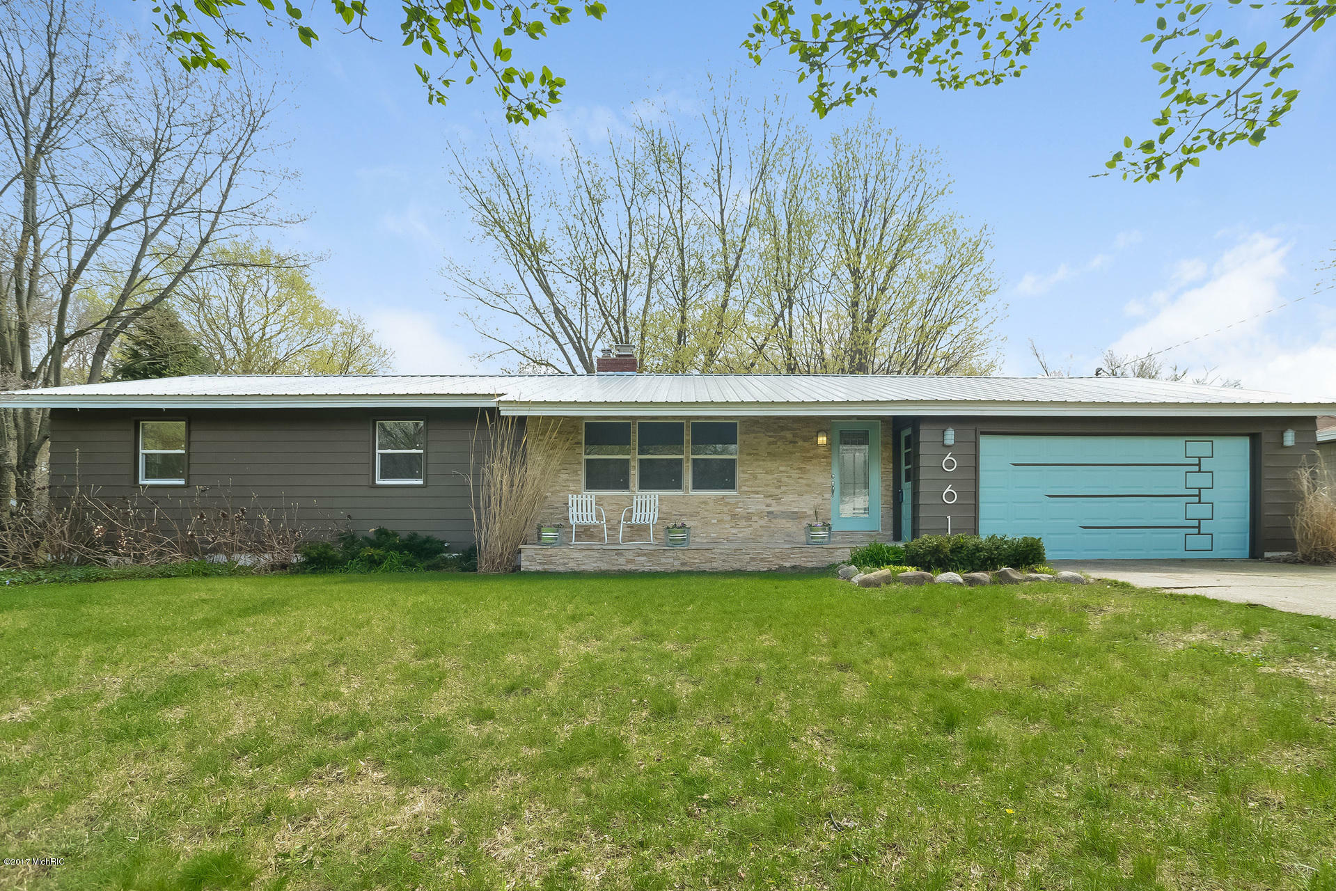 Property Photo:  661 Harrington Avenue  MI 49423 