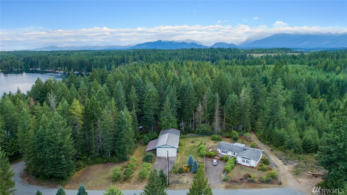 Property Photo:  81 NE Bartlett Place  WA 98588 