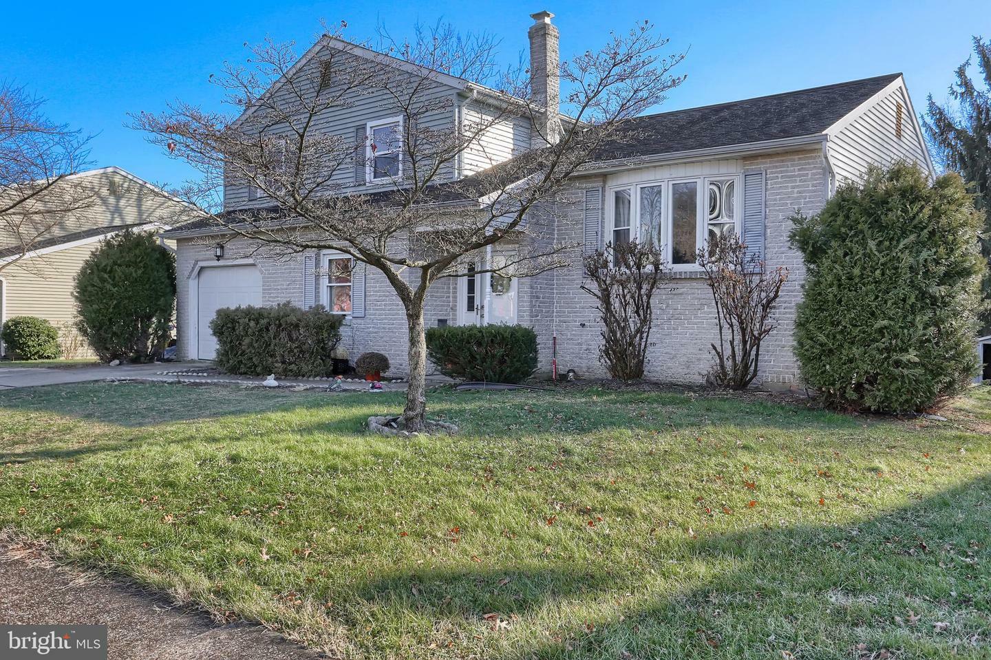 Property Photo: 28 Edgewood Drive PA 17055