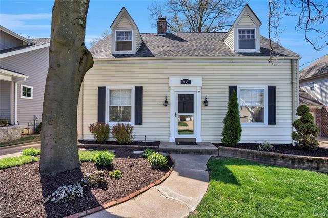 Property Photo: 933 Evans Avenue 63122